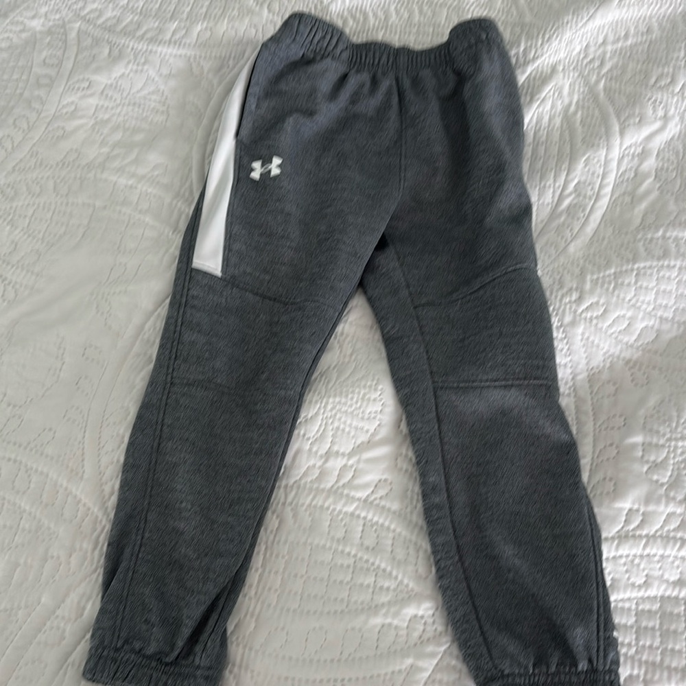 Boys 4T Under Armour joggers